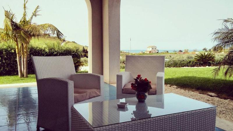 Borgo Giallonardo Wine Relais Realmonte Exterior photo