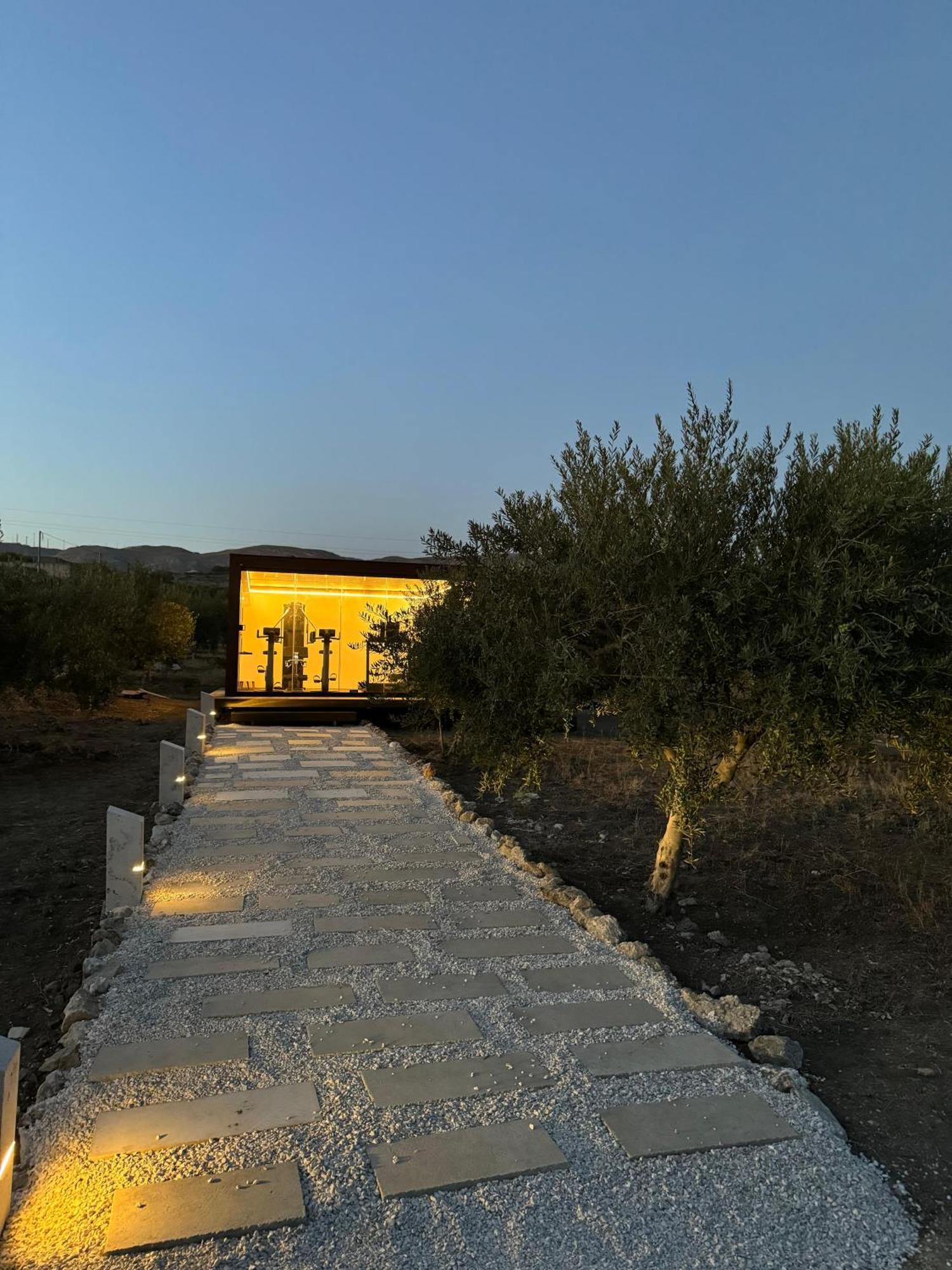 Borgo Giallonardo Wine Relais Realmonte Exterior photo